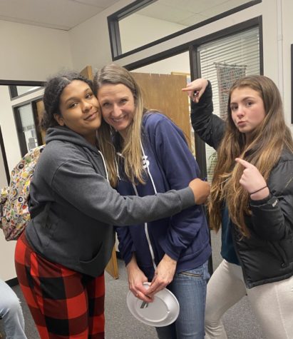 San Domenico juniors Summer Jenkins and Charlee Dorhan show their appreciation for Maxon. Photo by Caroline Pirsch