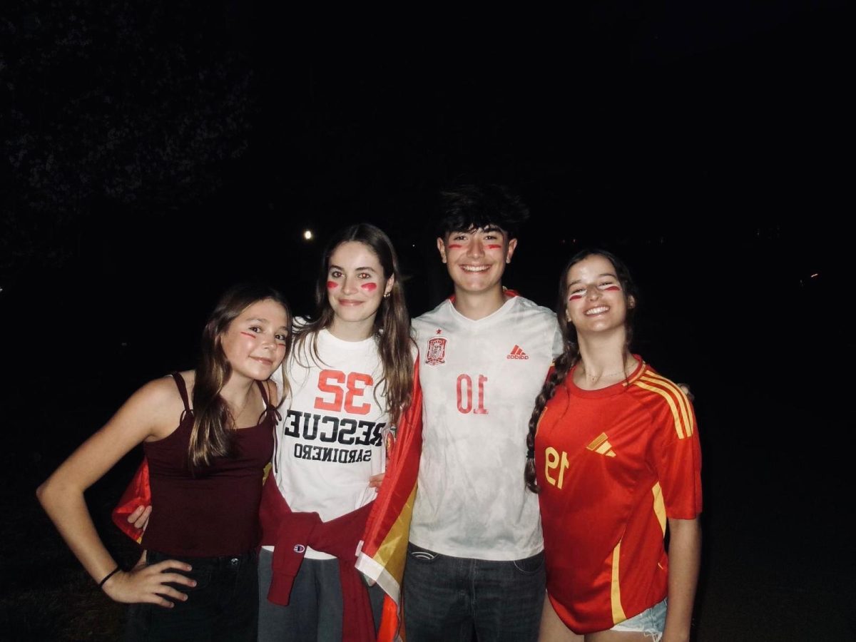 Bea Ballesteros, Elena Bannatyne, Erich Hajek and Chloé Mercier representing Spain.